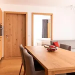 Apart-hotel All-suite Paznaun Silvretta Premium Card Ende Juni Bis Anfang Oktober Inkludiert Galtür