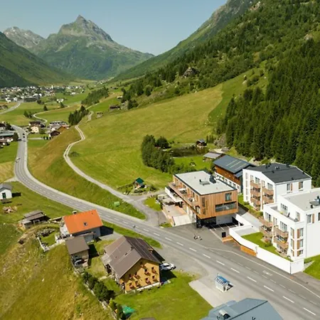 All-suite Paznaun 4*