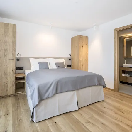 All-suite Paznaun Silvretta Premium Card Ende Juni Bis Anfang Oktober Inkludiert アパートホテル 4*