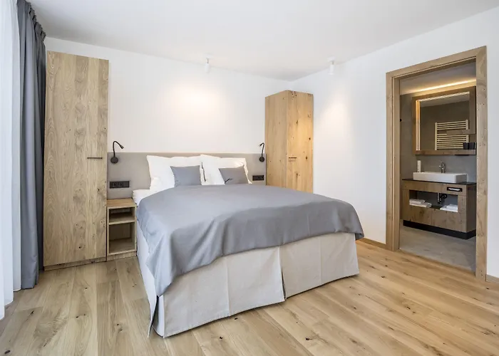 All-suite Paznaun Silvretta Premium Card Ende Juni Bis Anfang Oktober Inkludiert Апарт-отель 4*
