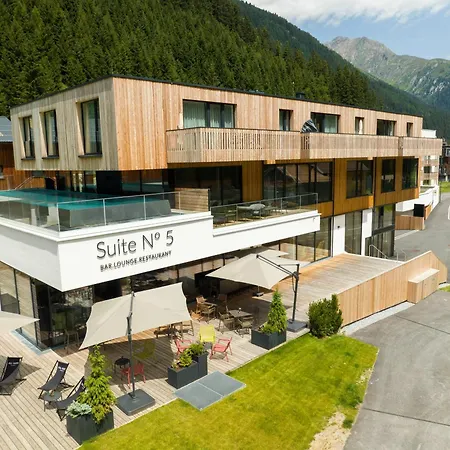 All-suite Paznaun Aparthotel
